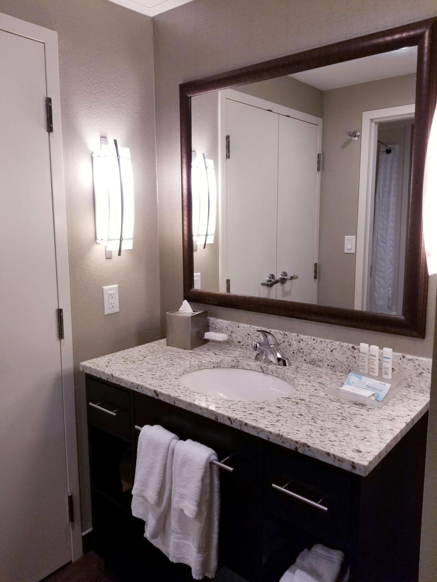 Homewood Suites Calgary Airport Dış mekan fotoğraf